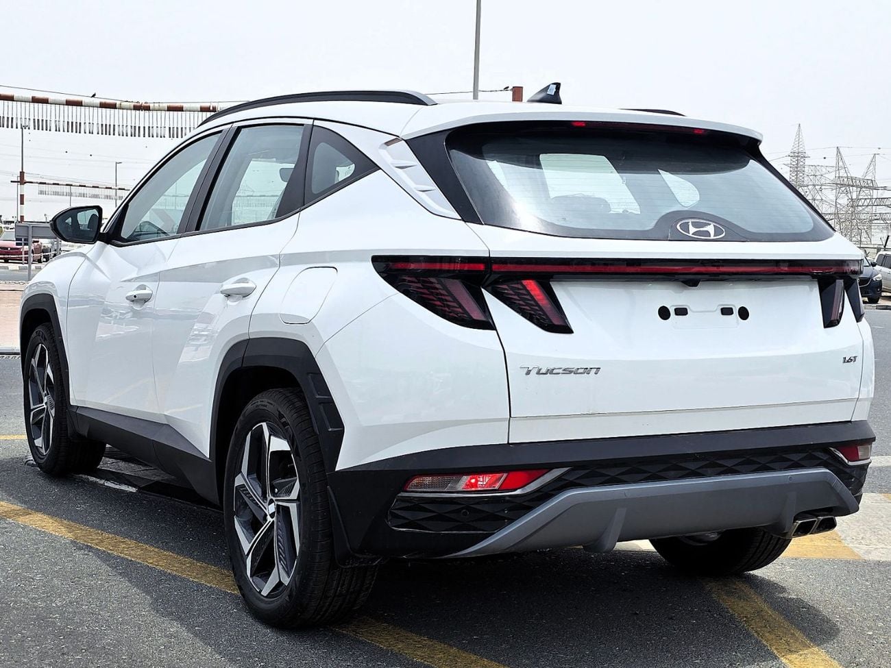 Hyundai Tucson COMFORT PLUS Hyundai Tucson  1.6T A/T FWD SUV White Color 2024 Model