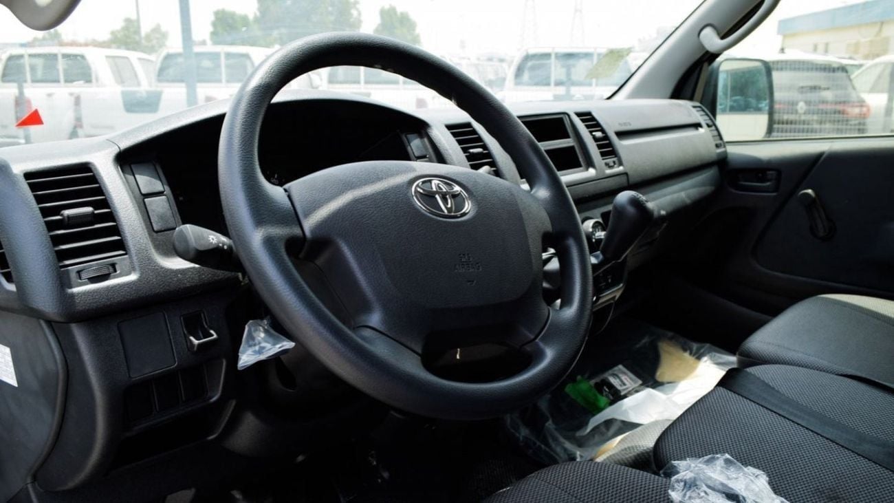 Toyota Hiace ECT0013 - Toyota Hiace Standard Roof Passenger Van - 2.5L Diesel Manual