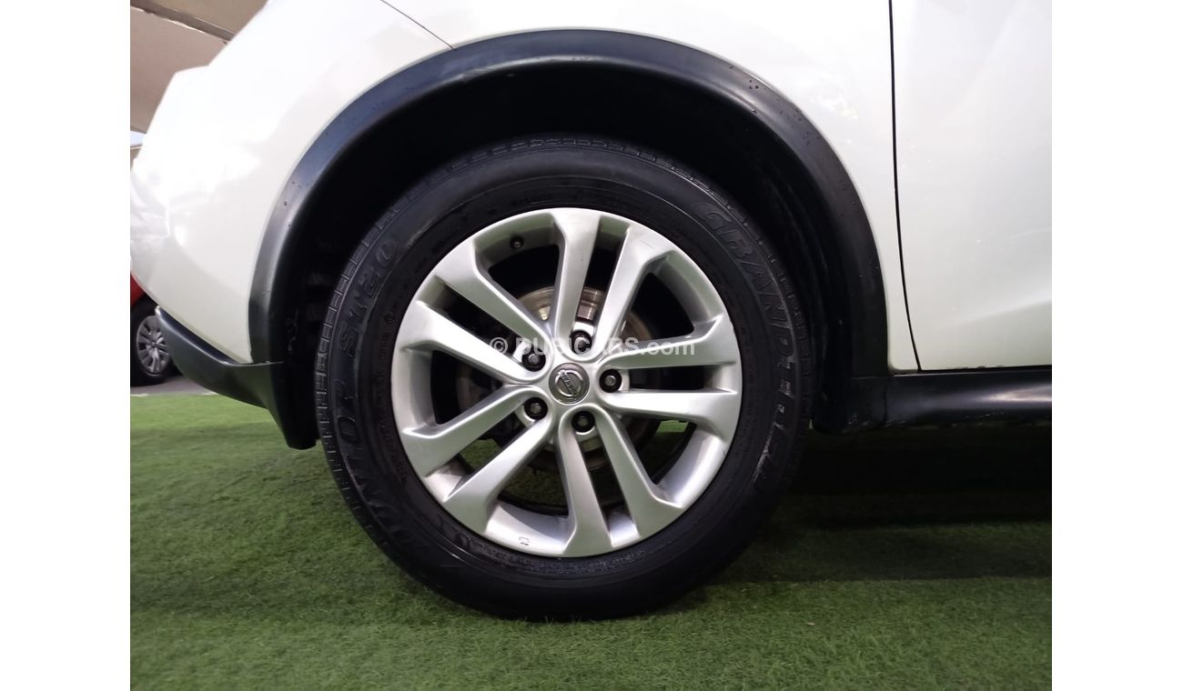 Nissan Juke 2014 Gulf model, leather hatch, cruise control, rear camera screen, sensor wheels, in excellent cond