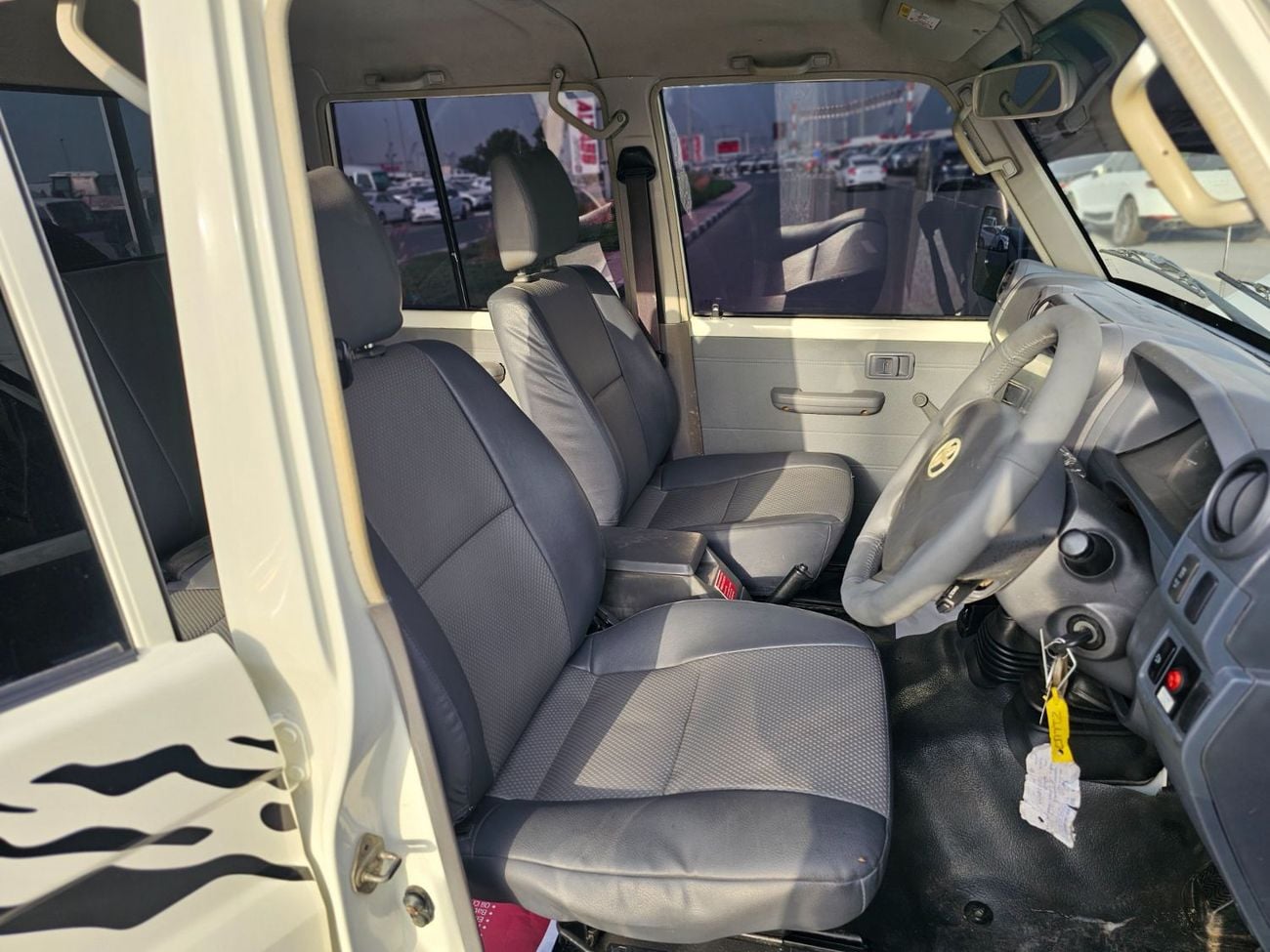 Toyota Land Cruiser Pick Up Double Cabin-RHD-4.5L-Diesel-Manual-4WD-8 Cylinders-5 Seats-4 Doors