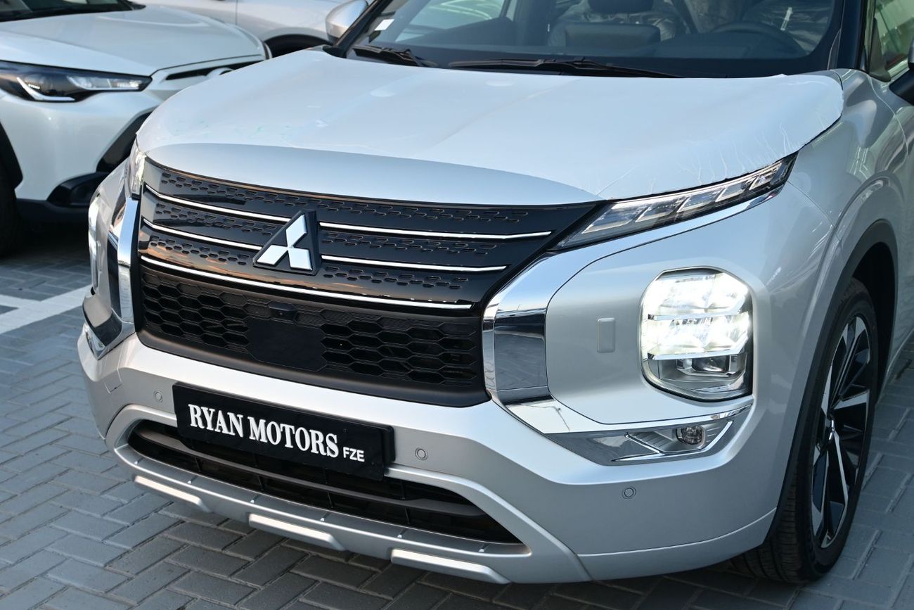 ميتسوبيشي آوتلاندر Mitsubishi Outlander P-Line, 2.5L Petrol 4WD, Model 2025, Color Silver