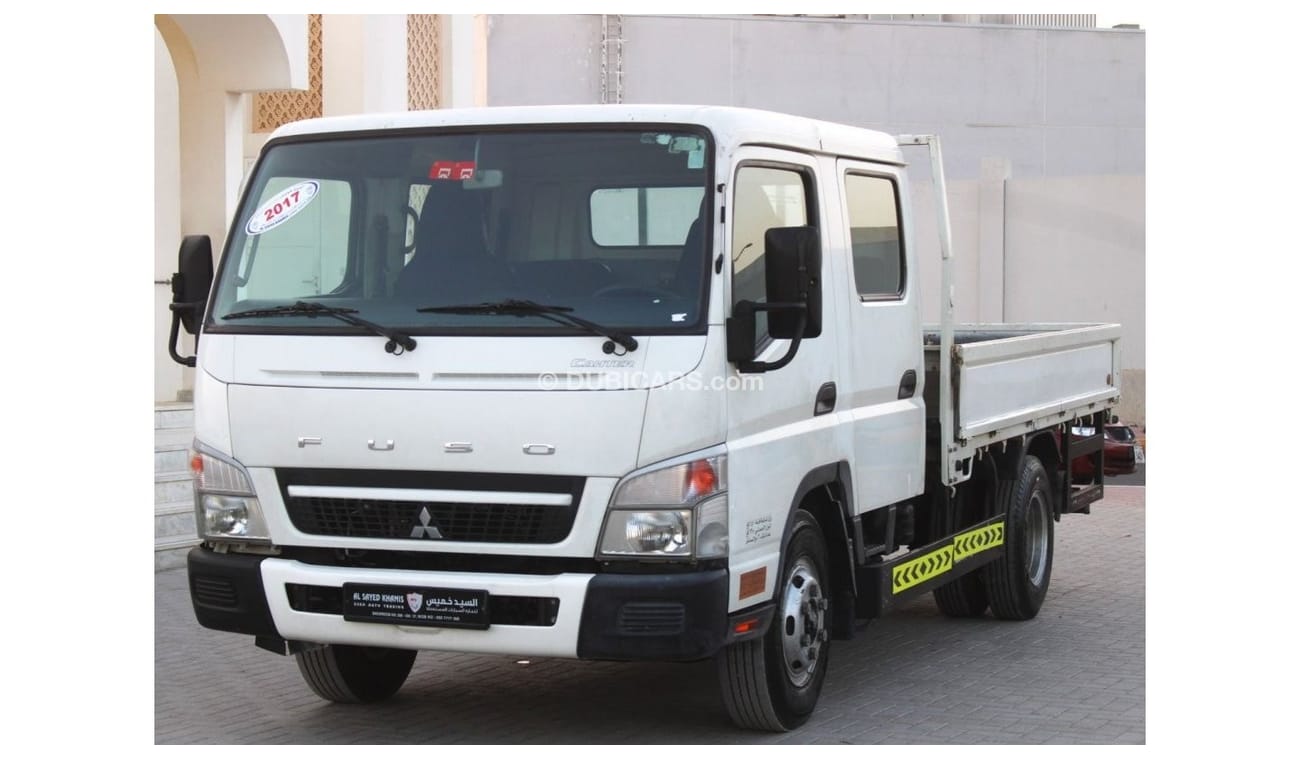 Mitsubishi Fuso Canter Mitsubishi Canter 2017 GCC Double Cabin in excellent condition