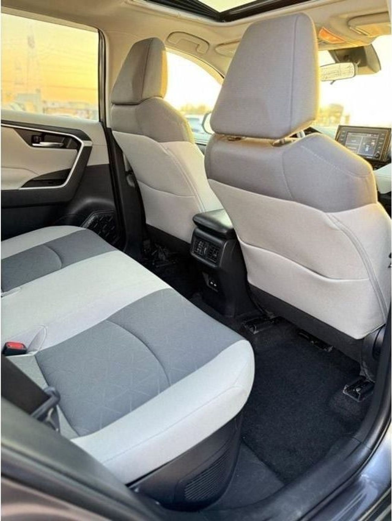 Toyota RAV4 Hybrid XLE 2021 Sunroof, push start