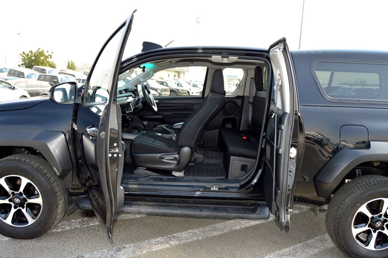 Toyota Hilux Double cabin 2.8L, perfect inside and outside