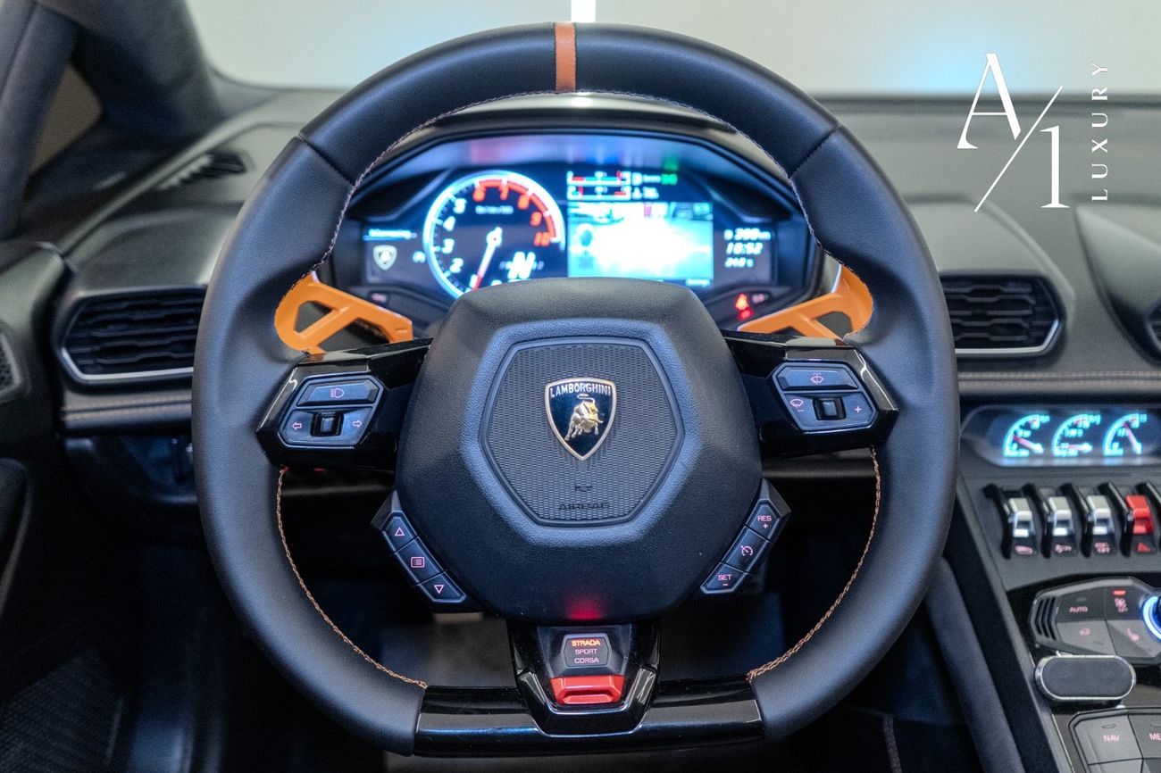 Lamborghini Huracan 2017 Lamborghini Huracan Spyder, Full Service History,  Excellent Condition, GCC Spec