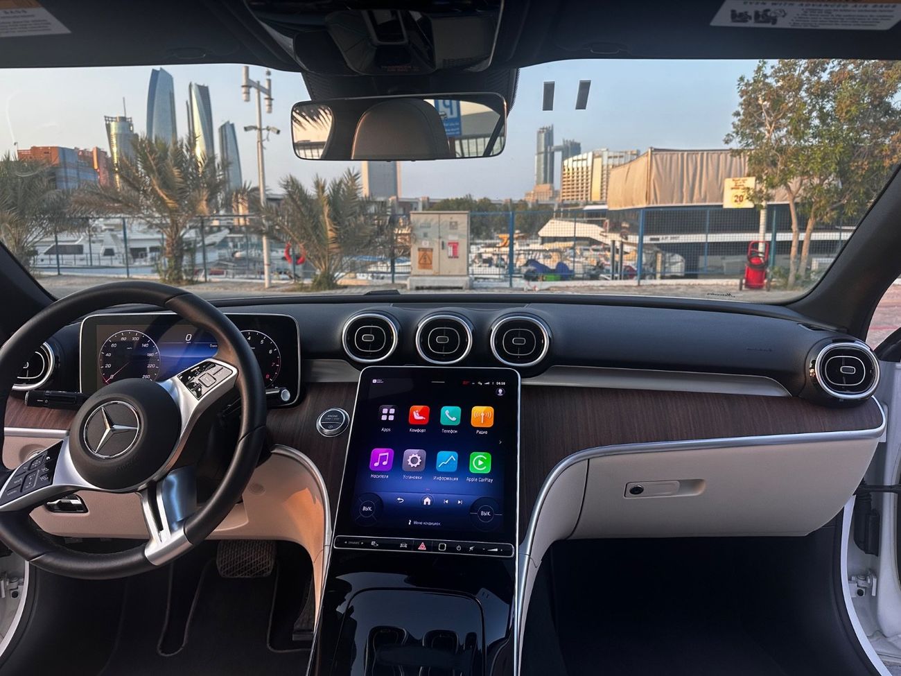 Mercedes-Benz C 300 Base Automatically parking