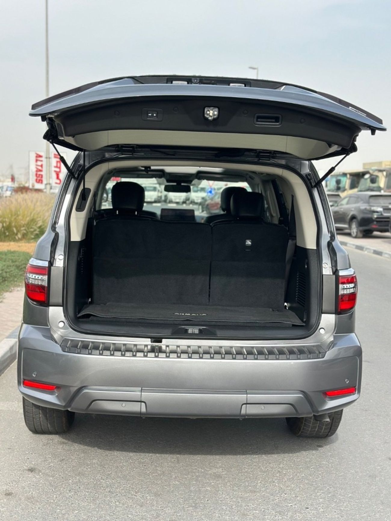 نيسان أرمادا SL 360 camera, sunroof perfect condition Full Option