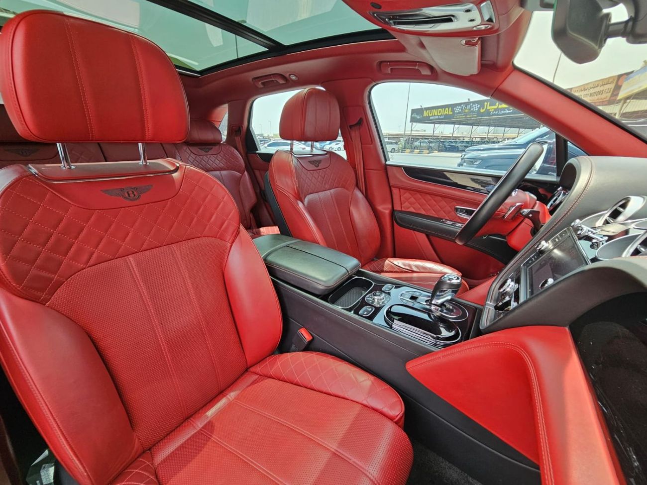 بنتلي بينتايجا Bentley Bentayga 2017  (W12- 6.0L -Twin-TurbO)