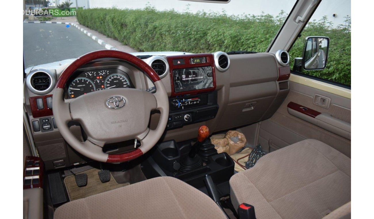 Toyota Land Cruiser Pick Up 79 DOUBLE CAB G1 V6 4.0L PETROL 4WD MT