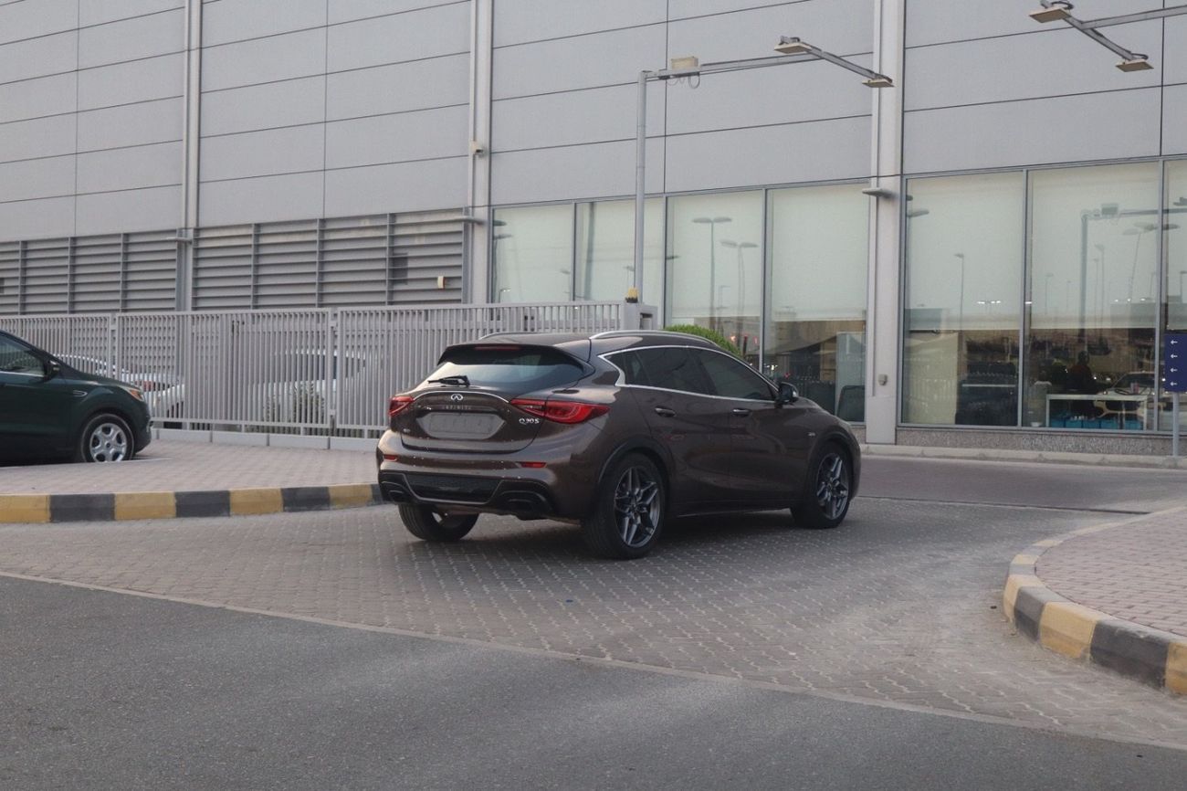 Infiniti QX30