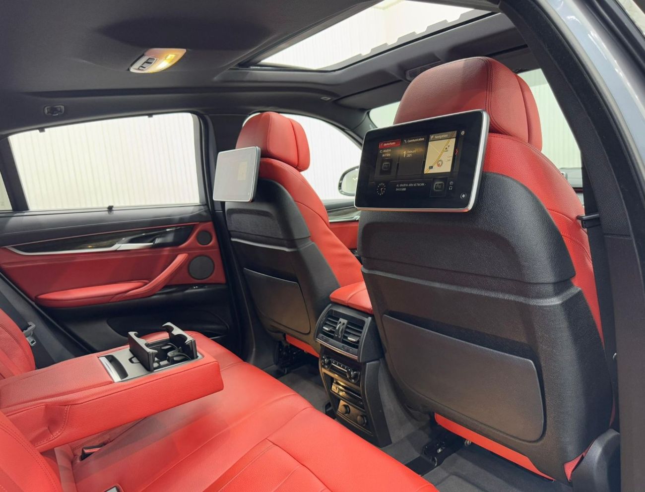 بي أم دبليو X6 50i M Sport 4.4L 2018 BMW X6 xDrive50i M-Kit, Warranty, Full BMW Service History, Low Kms, GCC