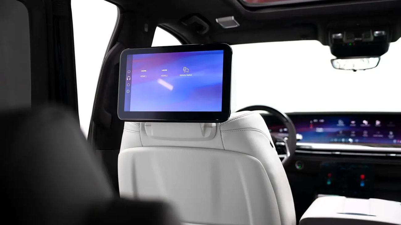 Cadillac Escalade Sport Platinum 6.2L 4WD 600 SPORT PLATINUM WITH WARRANTY AND SERVICE CONTRACT