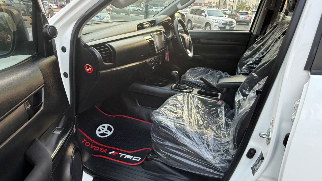 Toyota Hilux Sr with new shape