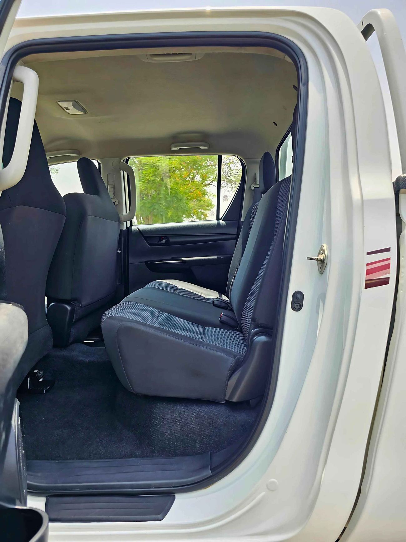 Toyota Hilux DOUBLE CABIN/DIESEL/M/T 2.4L V4 4WD/GCC/LOT#49864