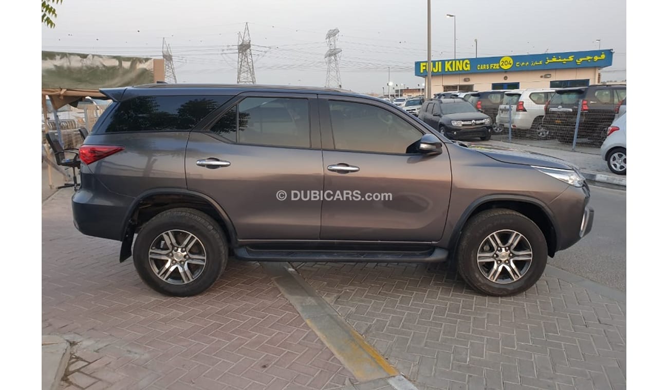 Toyota Fortuner 2.7 PETROL (4 CYLINDER)