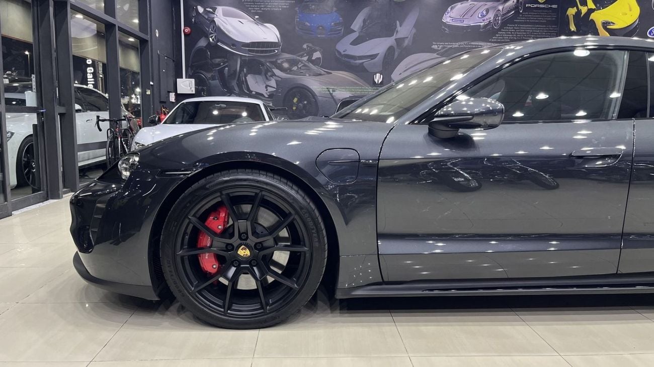 بورش تايكان Porsche Taycan GTS 2022