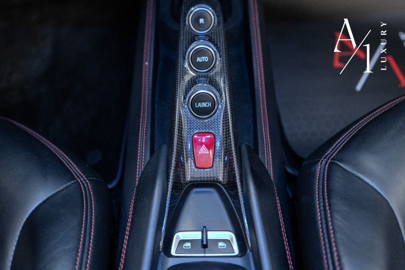 Ferrari F8 Spider 3.9T V8 2021 Ferrari F8 Spider, Carbon Fiber Package, Excellent Condition, European Specs