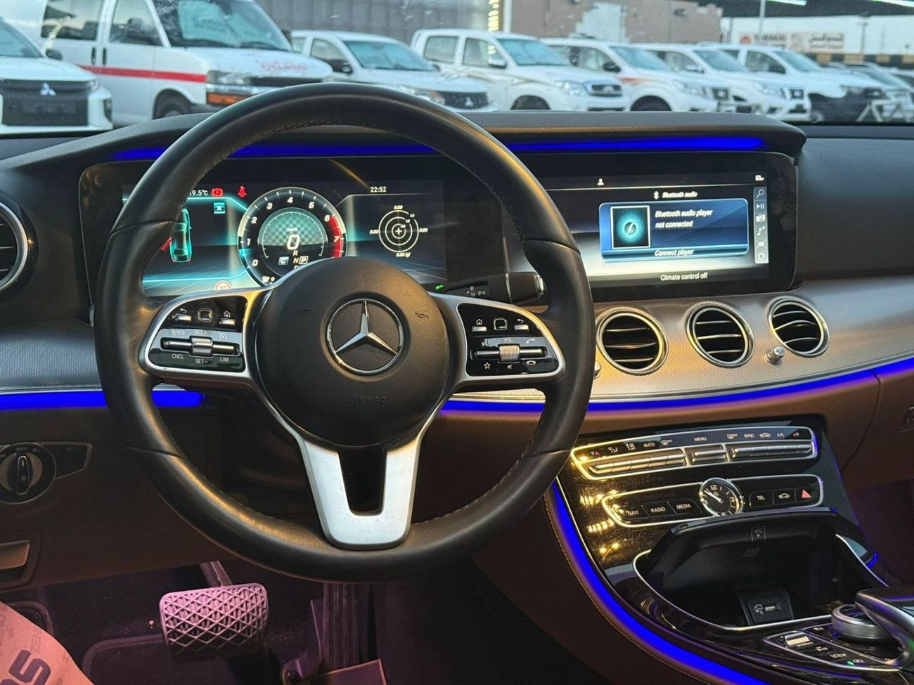 مرسيدس بنز E300 Premium + 2.0L