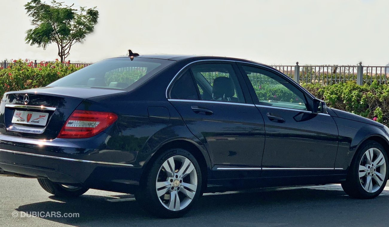 مرسيدس بنز C200 EXCELLENT CONDITION