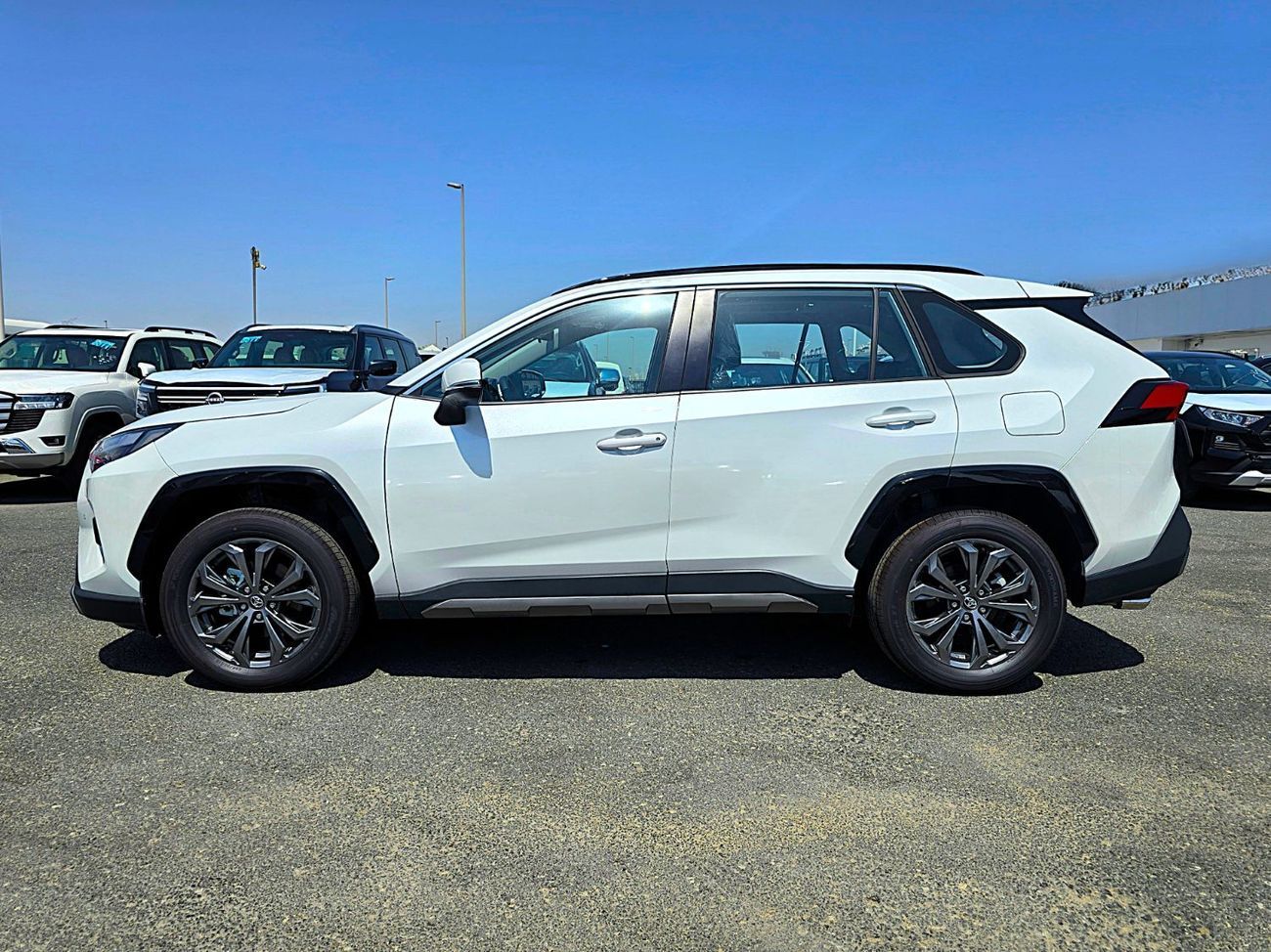 تويوتا راف ٤ TOYOTA RAV4 PETROL 2.0L - CHINESE SPECS- FULL OPTIONS - 4X2 - 2025 MODEL - WHITE INSIDE BLACK - 