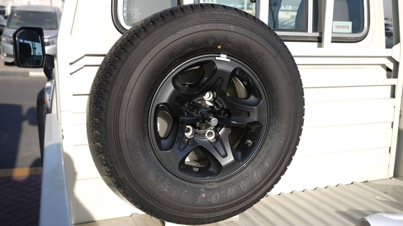 تويوتا لاند كروزر بيك آب TOYOTA LC79 PICK-UP SINGLE CABIN 4.0L V6 M/T 2025 BASIC