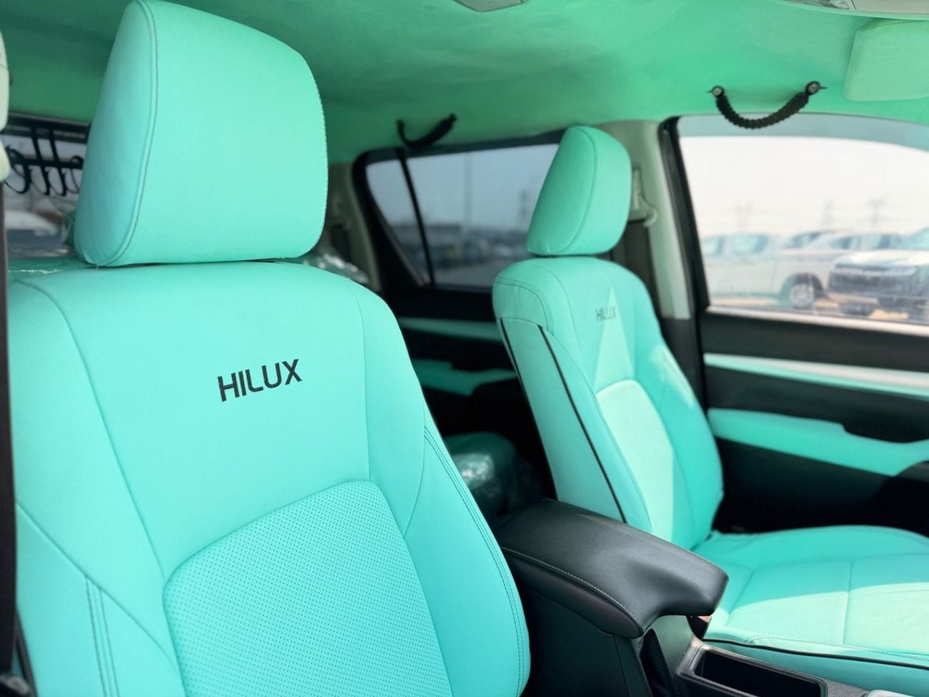 تويوتا هيلوكس GLX 2.7L Double Cab Utility 4WD A/T