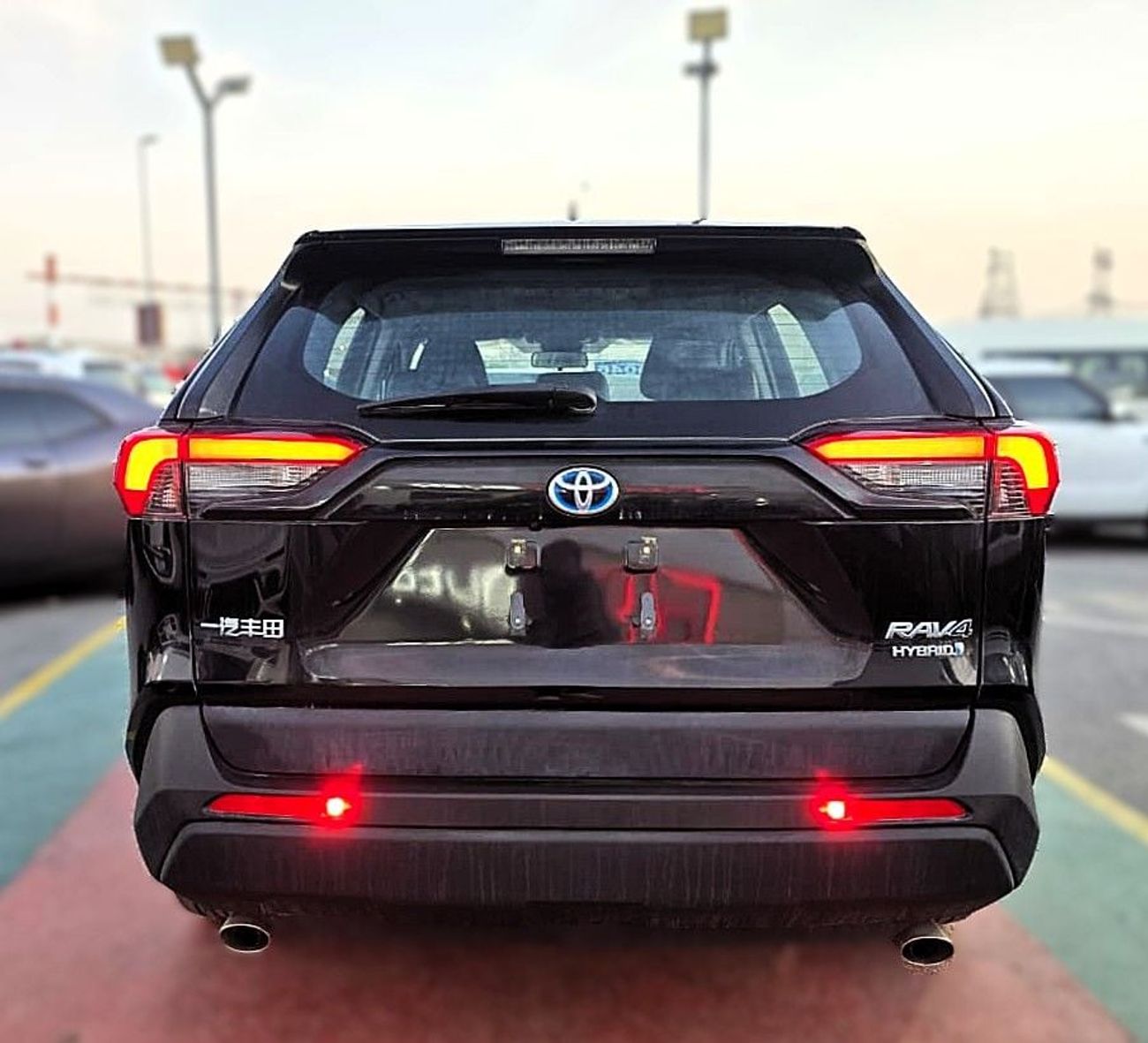 Toyota RAV4 Toyota rav4 2.5l hybrid 4*2 full option black color 2023 model