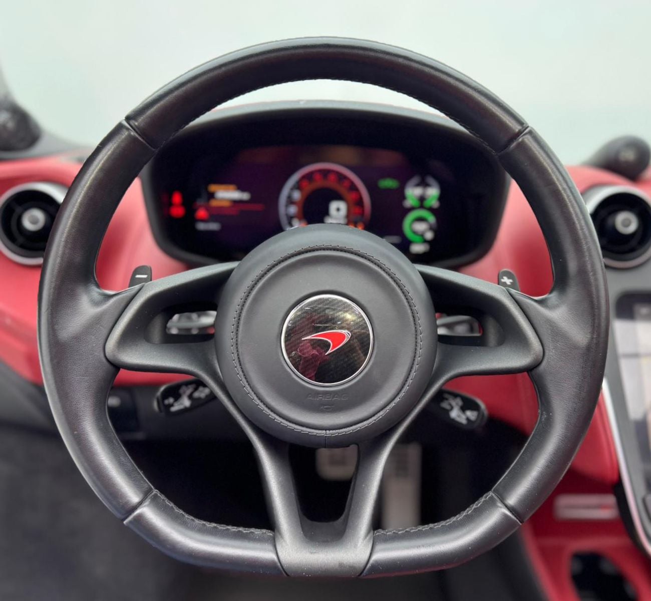 McLaren 570S 2018 McLaren 570s Spider, Full McLaren Service History, Excellent Condition, GCC