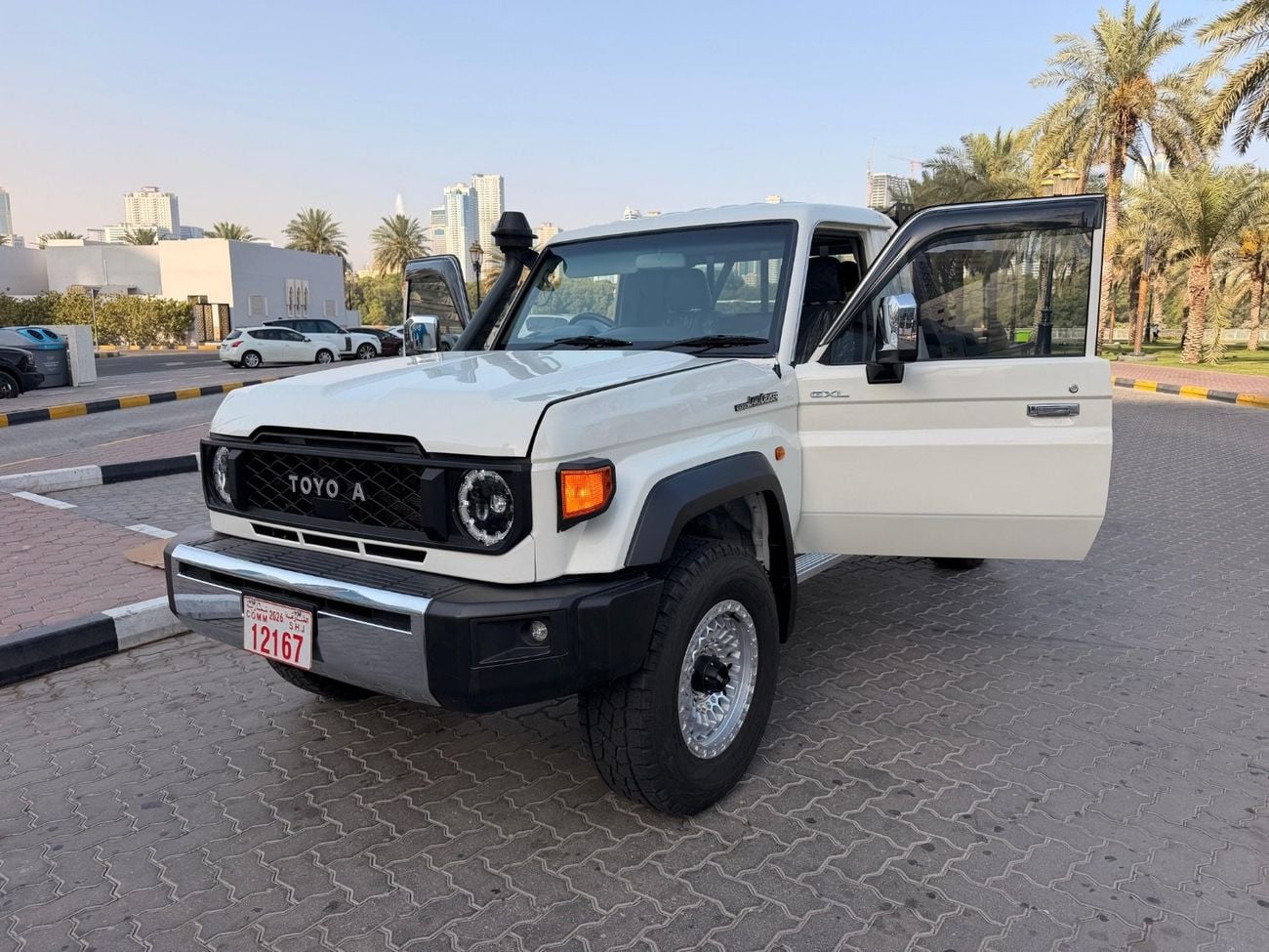 Toyota Land Cruiser GXL with upgrade face