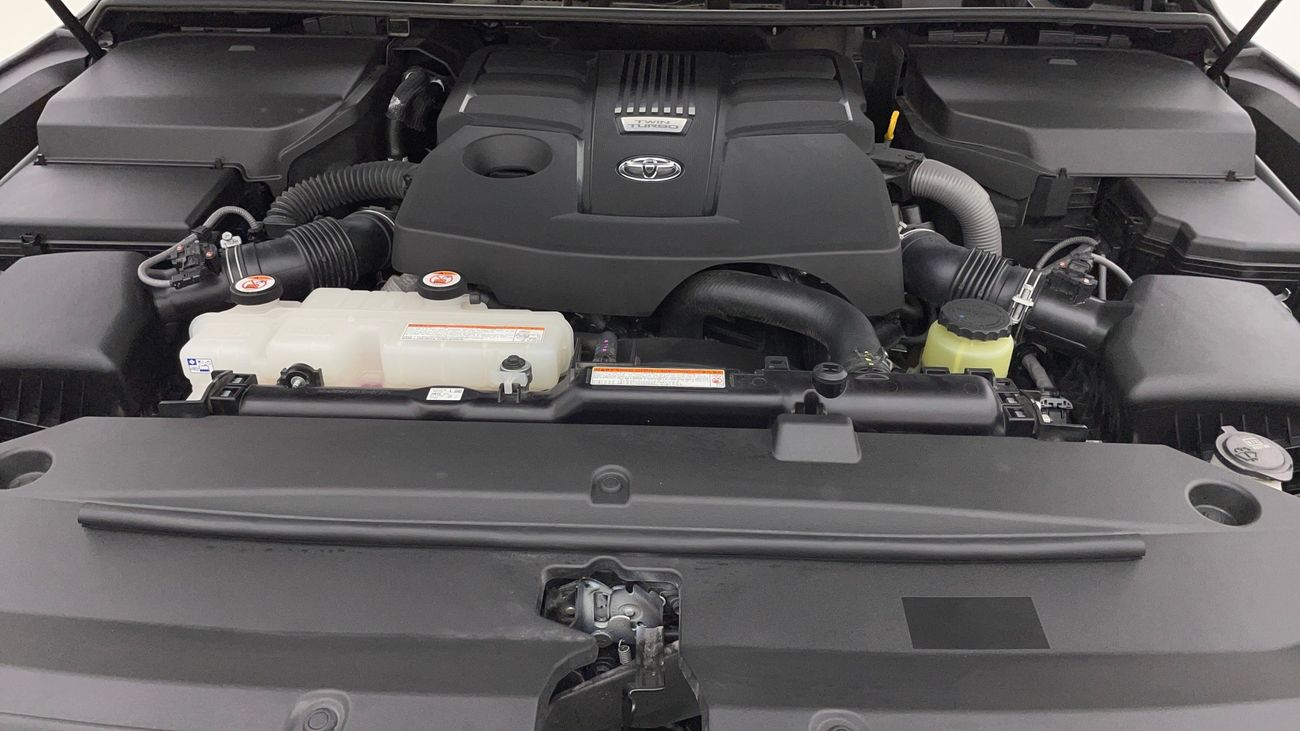 تويوتا لاند كروزر GXR 3.5 | بدون دفعة مقدمة | اختبار القيادة في المنزل