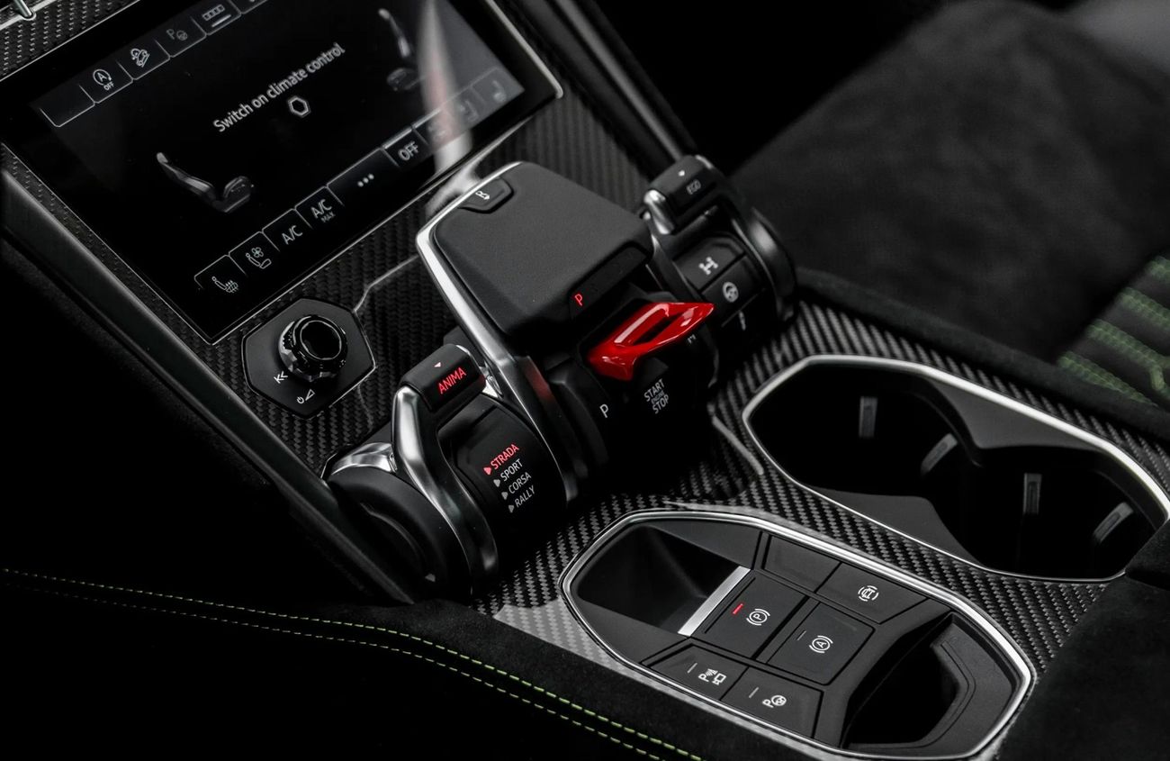 Lamborghini Urus 4.0L V8 Twin-Turbocharged Engine