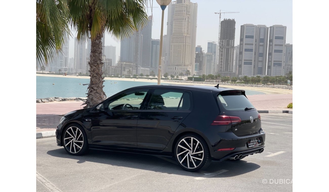 Volkswagen Golf GOLF R GCC