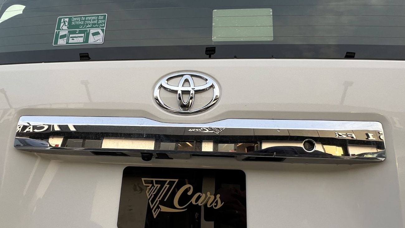 Toyota Hiace The 2026 TOYOTA HIACE High Roof 13 Seater