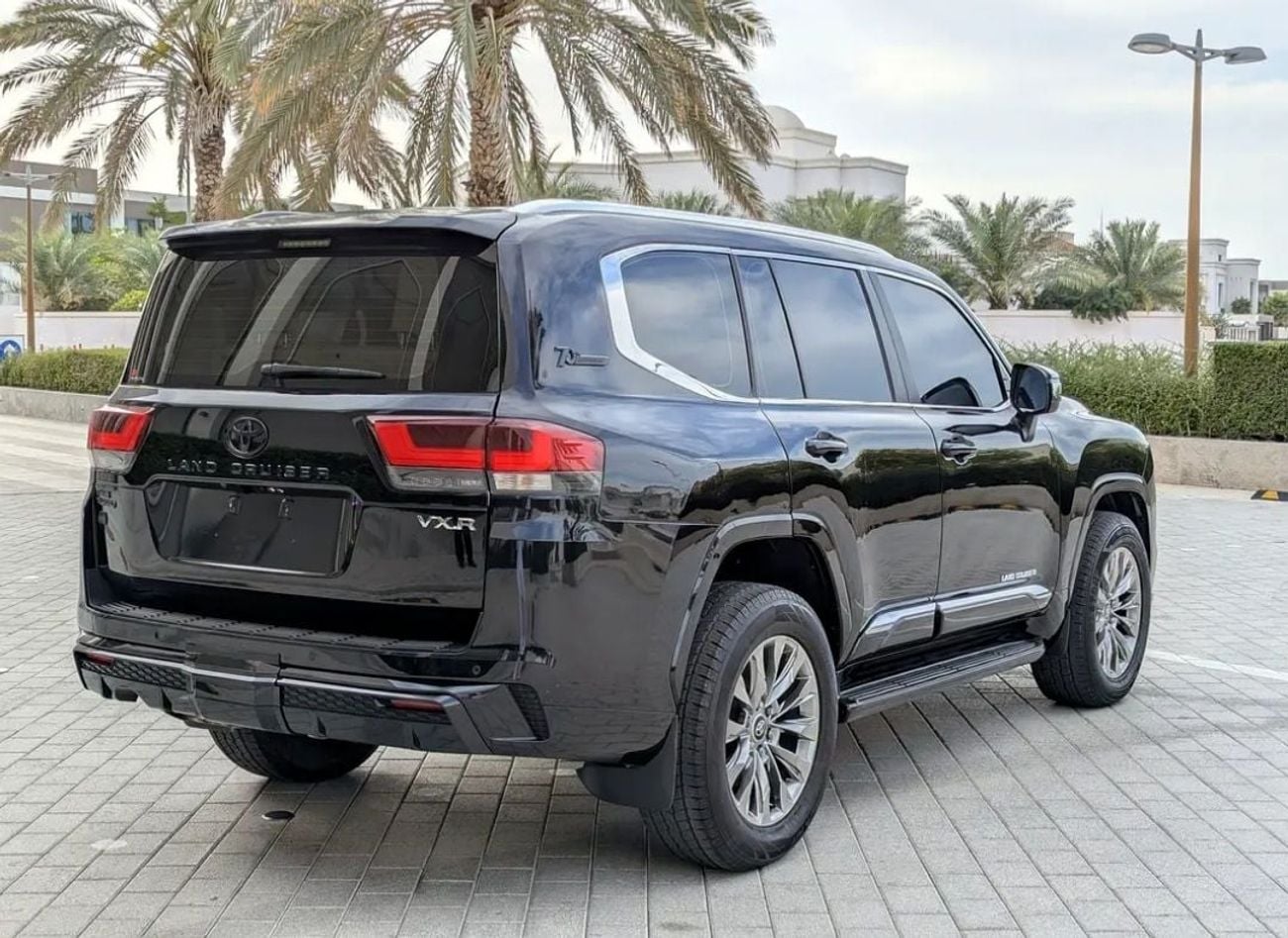 تويوتا لاند كروزر Toyota landcruise GXR 2022MODEL 4.0L v6 petrol Engine 299HP colour Black push start Transmission Aut