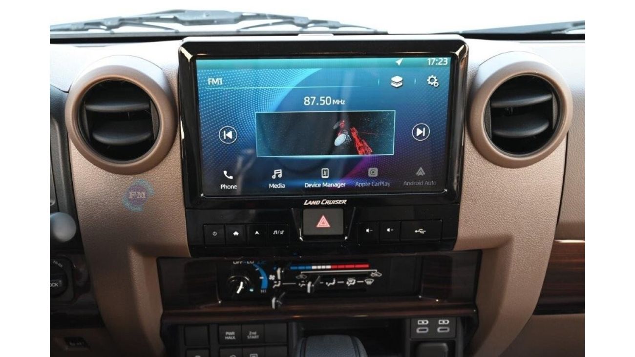 Toyota Land Cruiser 70 DLX