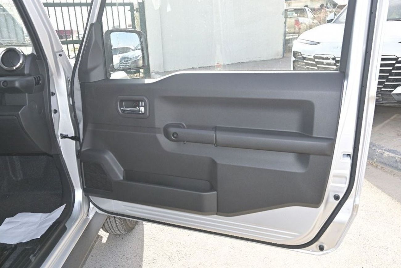 سوزوكي جيمني SUZUKI JIMNY 1.5L AUTOMATIC PETROL 4 CYLINDER , SILVER COLOR 2024 MODEL