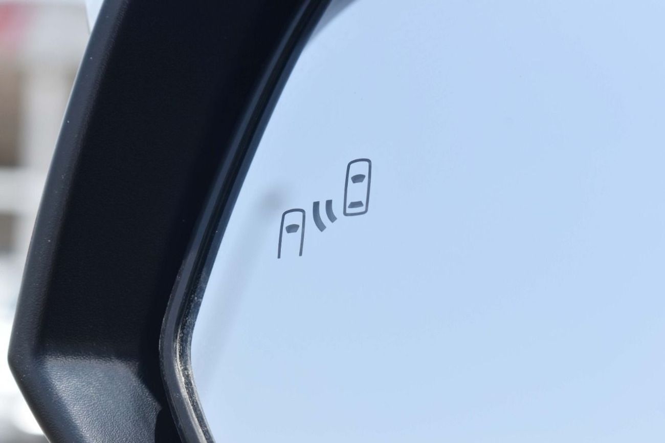 Toyota Hilux TOYOTA HILUX SR5 2.7L MT 2025 FULL OPTION