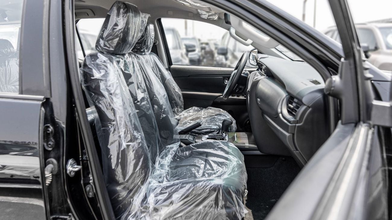 Toyota Fortuner 2025 Toyota Fortuner 2.7L AT Petrol (Black)