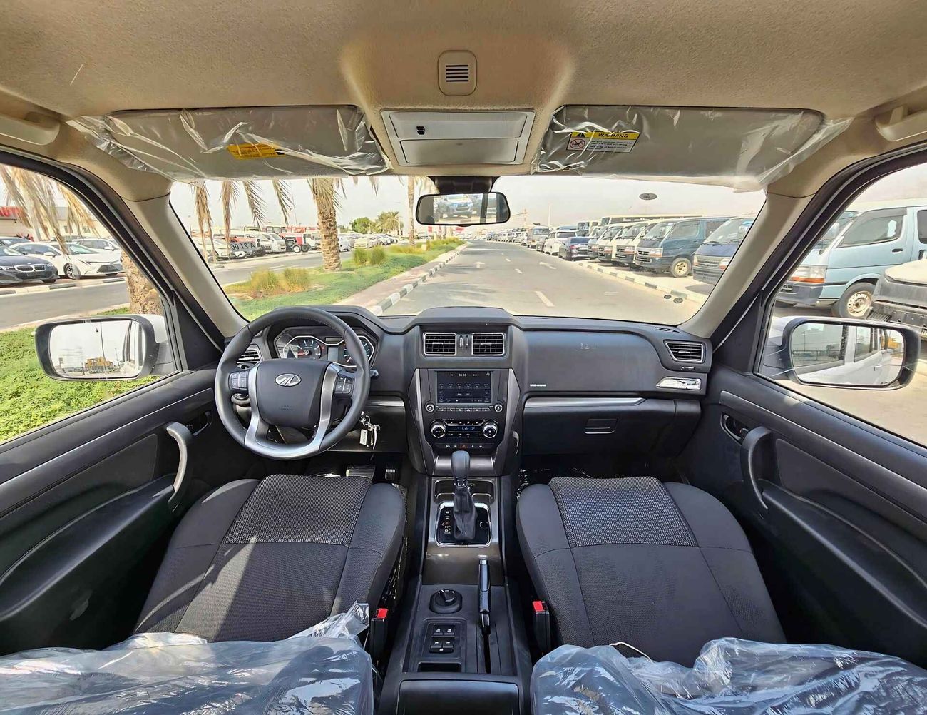 Mahindra Pik Up Double Cabin / A/T, 2.2L V4 Diesel, Hose Power 140HP / 4WD (CODE# 68039)