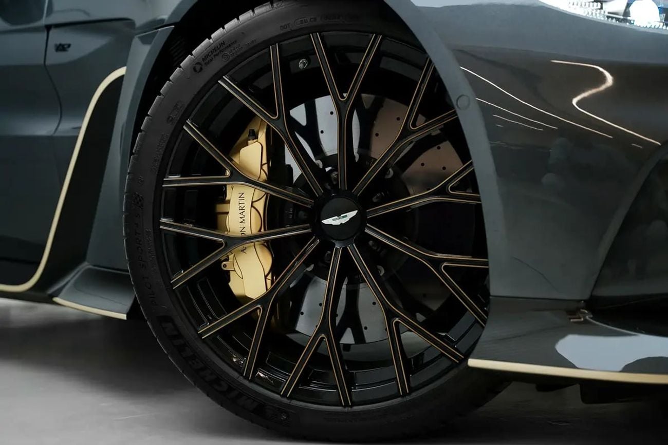 Aston Martin Vantage V12 6.0L V12