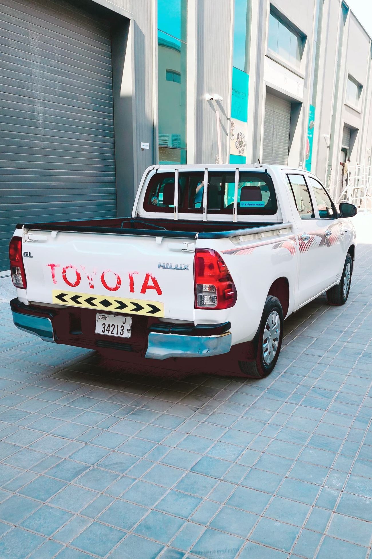 تويوتا هيلوكس GL 2.7L Double Cab Utility RWD