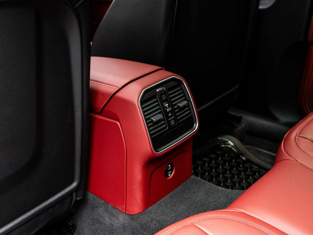 بورش ماكان 2026 Porsche Macan S, 2.9 V6, 4WD, 375bhp, 7 Speed Dual-Clutch Automatic