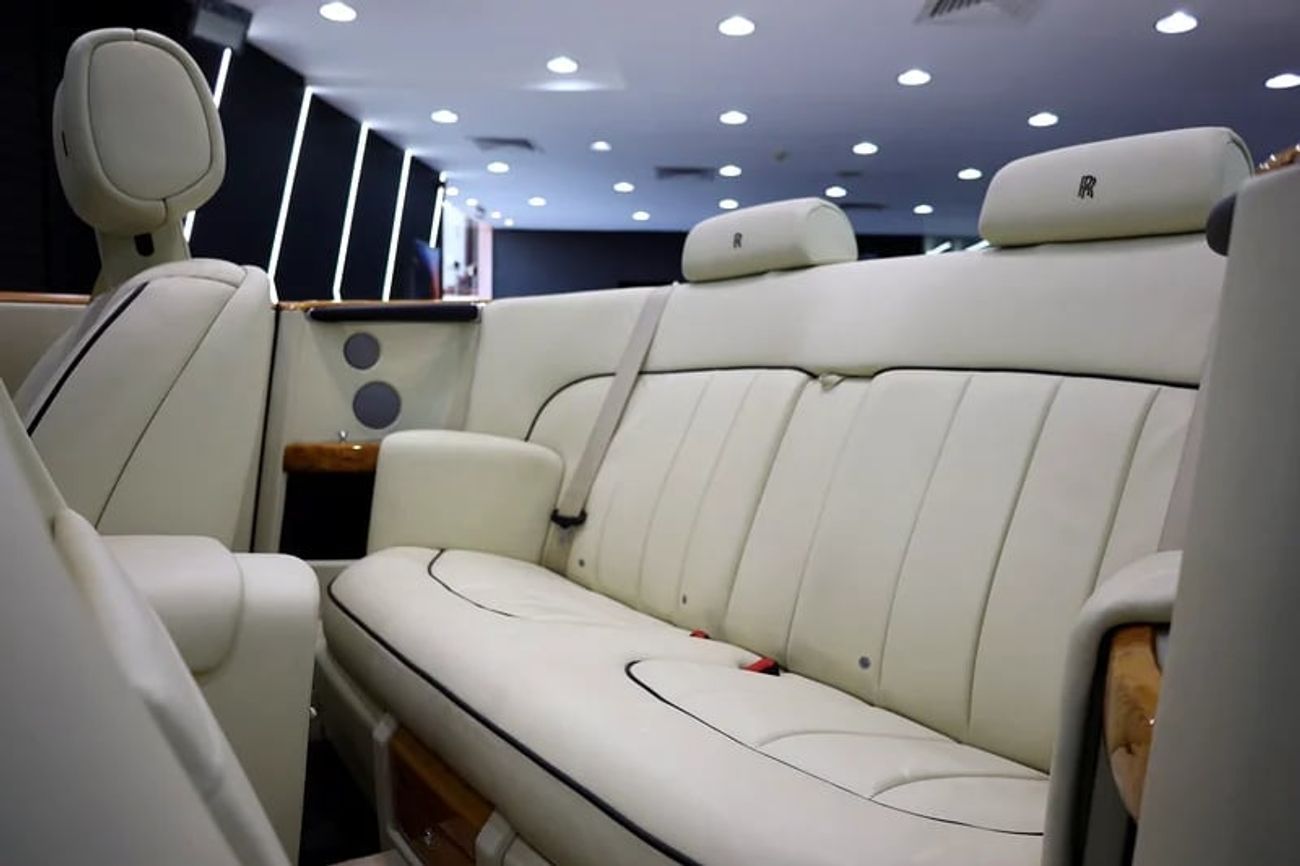 Rolls Royce Phantom Drophead 6.8L 2013 Rolls-Royce Phantom Drophead, Brushed Stainless-Steel Bonnet, GCC Specs!!