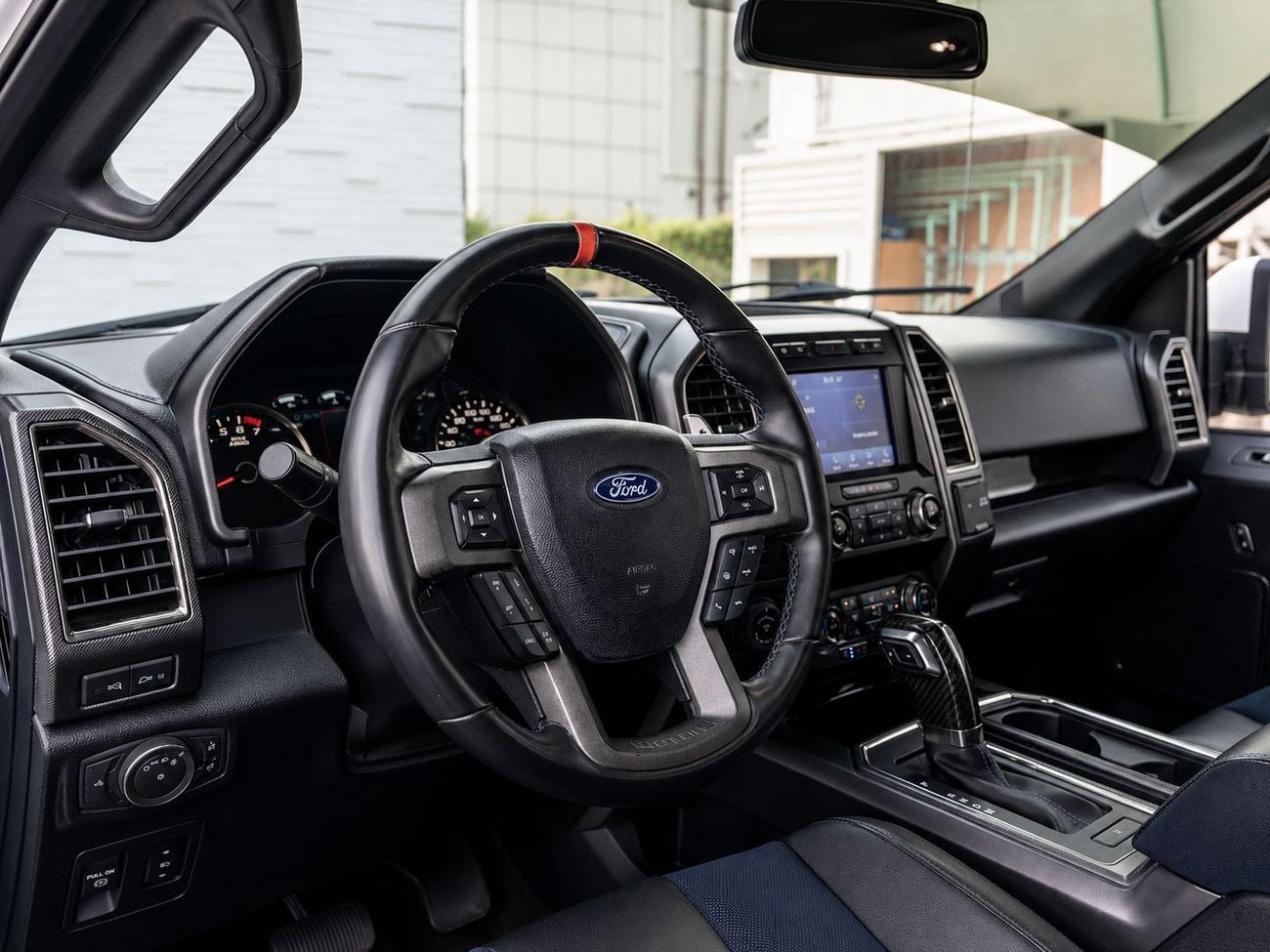 Ford F-150 RAPTOR SUPER CAB (3.5L · 6 Cyl · Automatic · Petrol · Pick Up Truck · All Wheel Drive · 5 Seats · 4 Door)