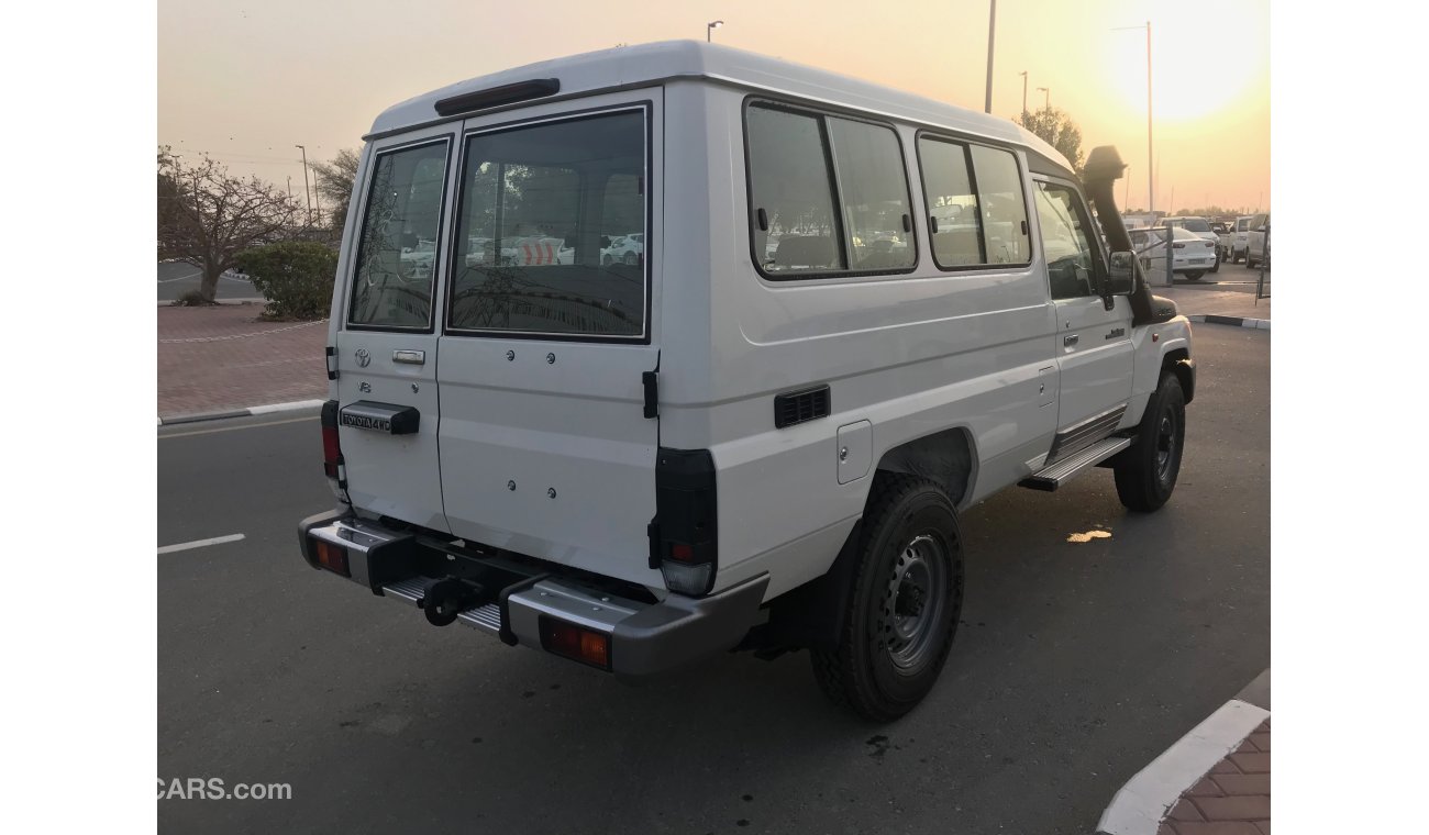 Toyota Land Cruiser HARDTOP (70 SERIES) 4X4 4.5L V8 DIESEL