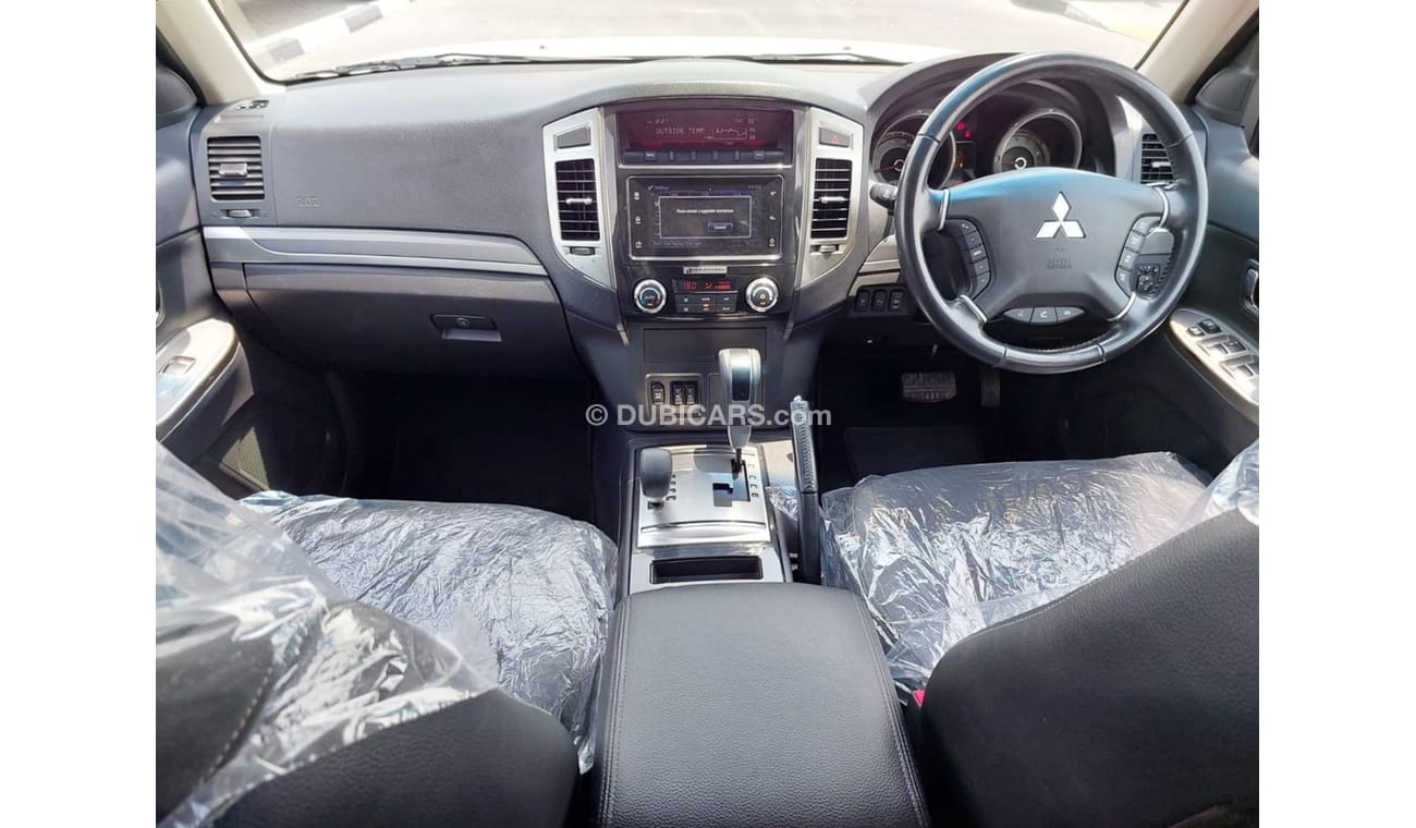 Mitsubishi Pajero MITSUBISHI PAJERO RIGHT HAND DRIVE(PM00423)