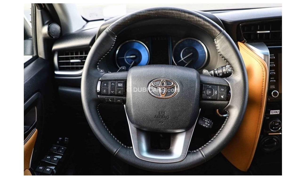 تويوتا فورتونر Get 2023 Toyota Fortuner 4X4 2.8 18'I AL - Platinum White inside Chamois