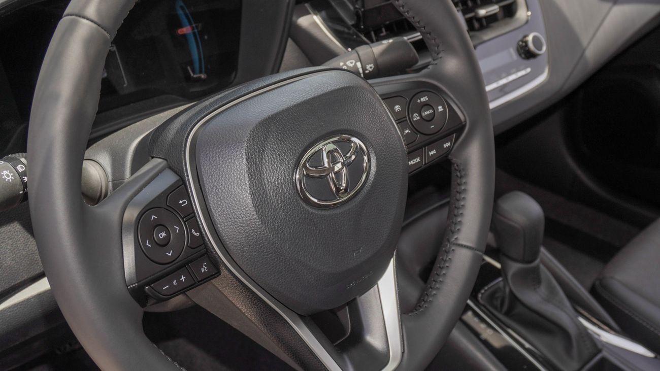 تويوتا كورولا Hybrid