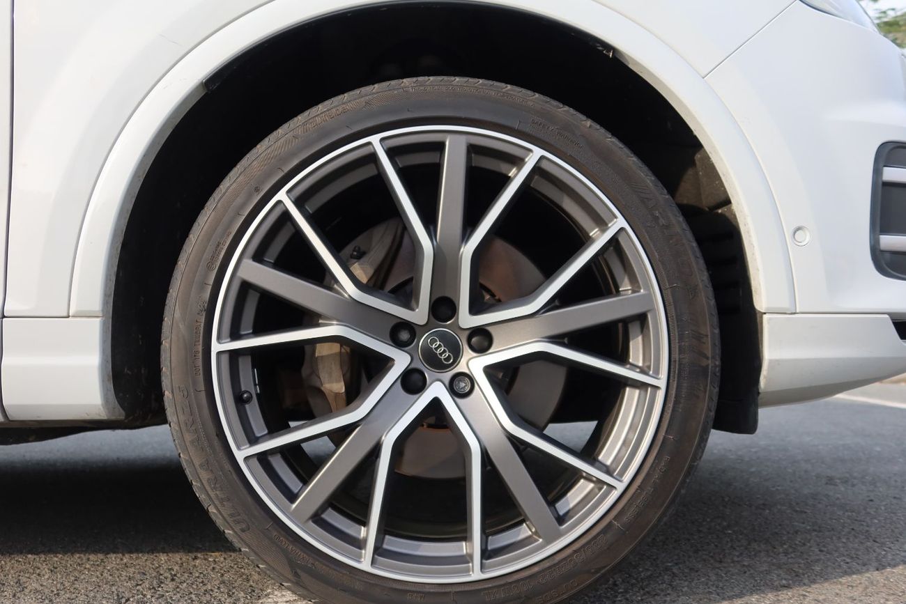 Audi Q7 45 TFSI quattro Luxury 3.0L