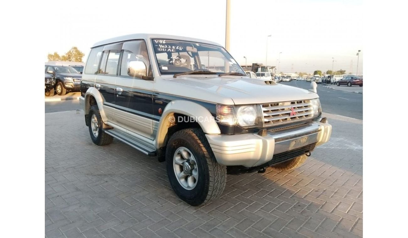 Mitsubishi Pajero MITSUBISHI PAJERO RIGHT HAND DRIVE (PM940)